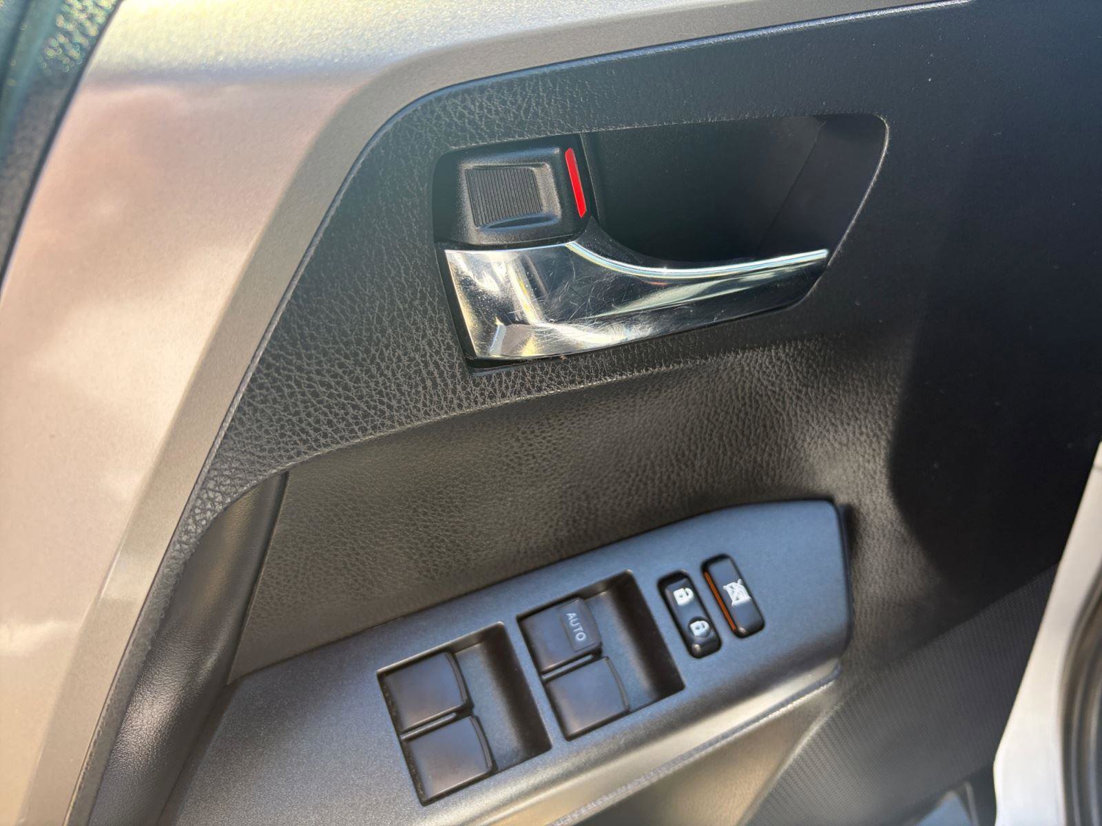 Used 2018 Toyota RAV4 XLE w/ Plus Extra Value Package image 15