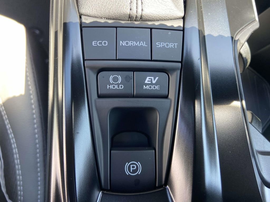 Used 2025 Toyota Camry SE w/ Multimedia Upgrade Package FWD image 31