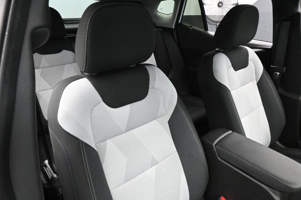 Used 2025 Chevrolet Trax LS FWD image 35