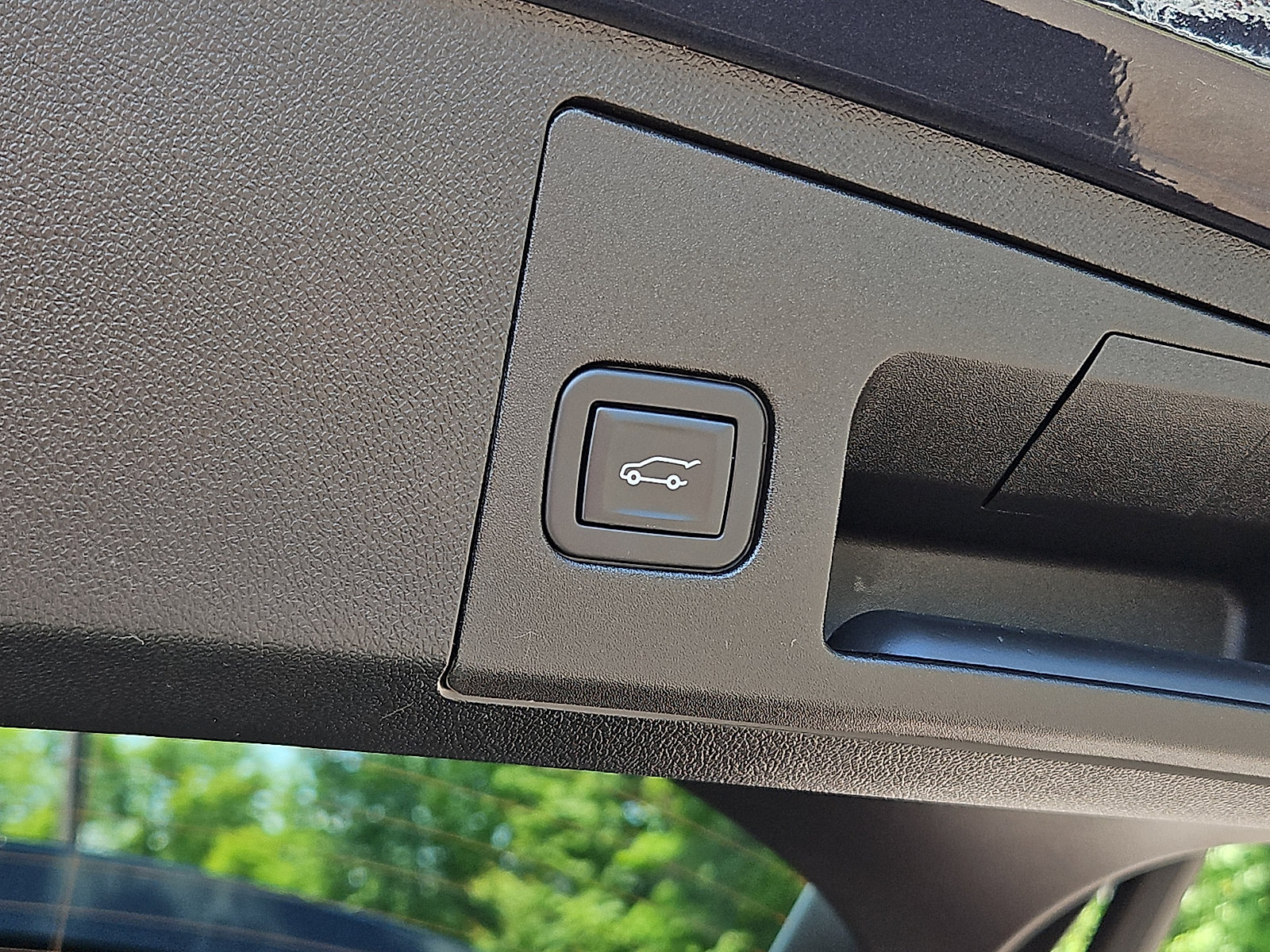 Certified 2023 Cadillac XT4 Premium Luxury AWD/4WD image 30