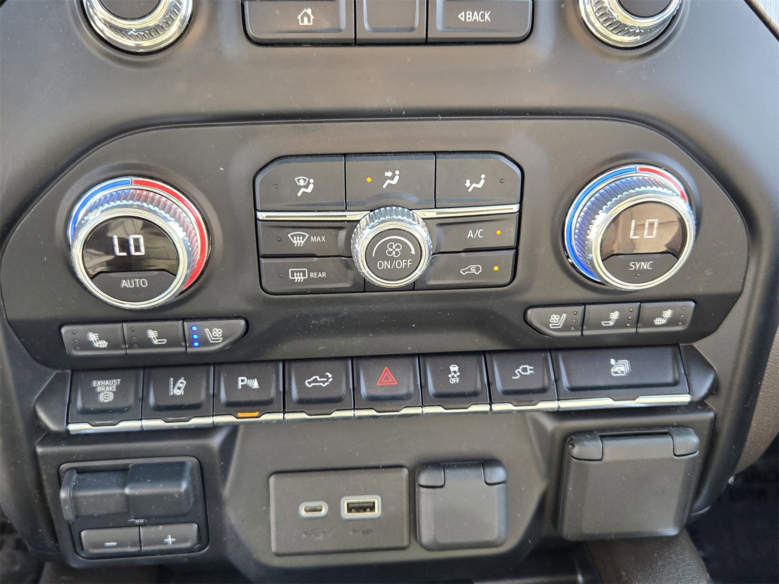 Used 2022 GMC Sierra 3500 Denali image 15