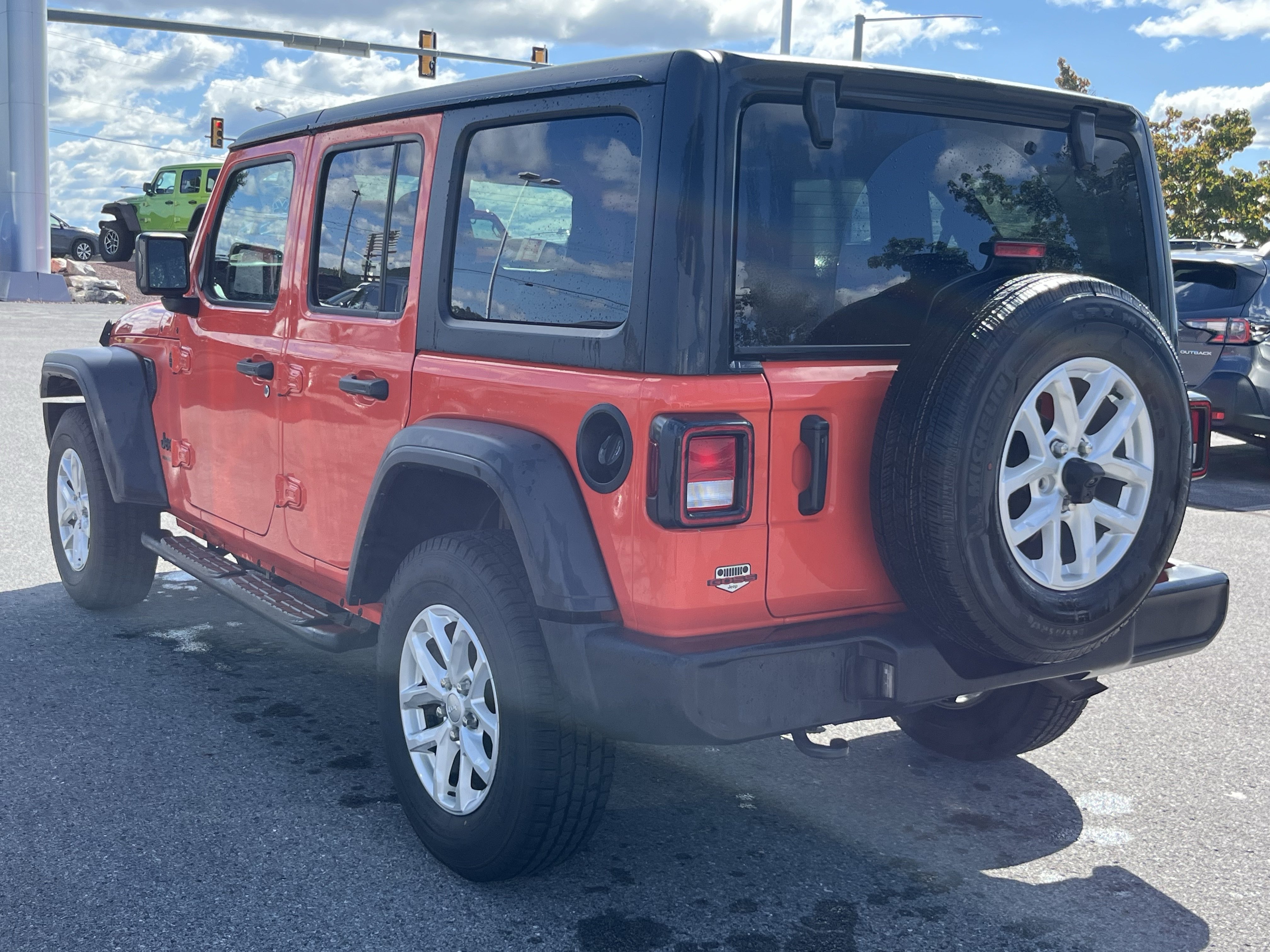 Used 2023 Jeep Wrangler Unlimited Sport AWD/4WD image 10