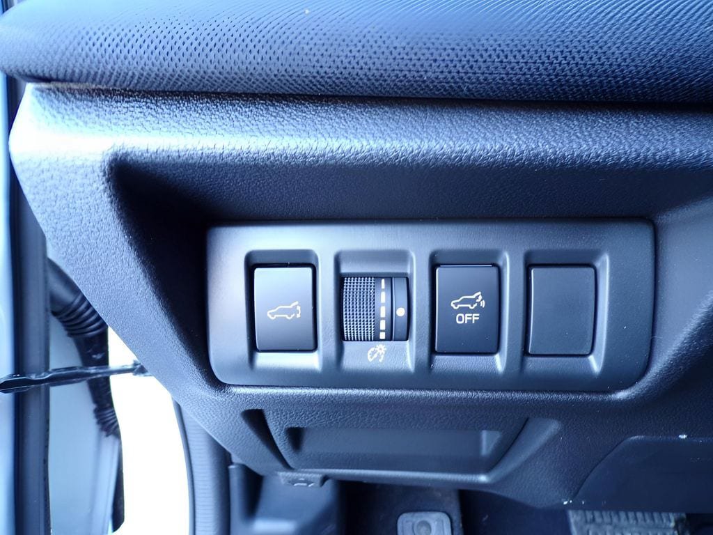 Certified 2025 Subaru Outback Premium AWD/4WD image 24