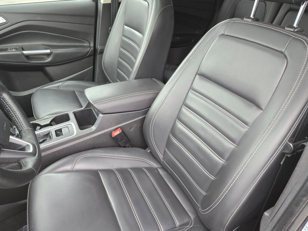 Used 2019 Ford Escape SEL image 24