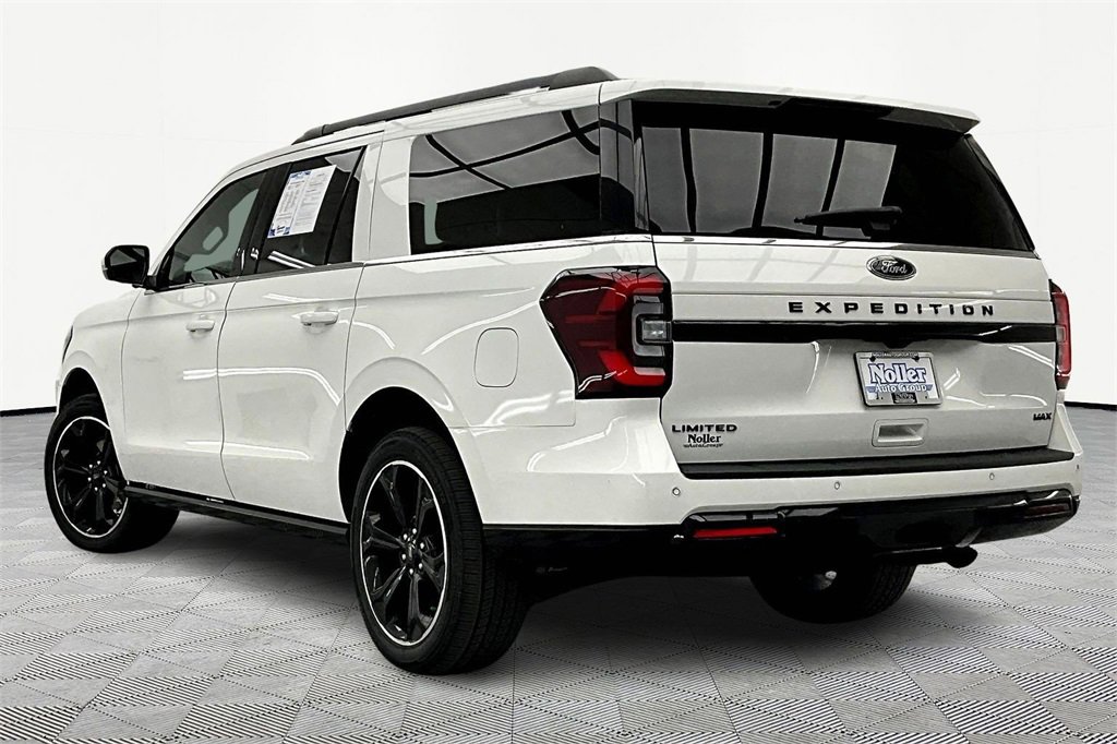Used 2022 Ford Expedition Max Limited image 13