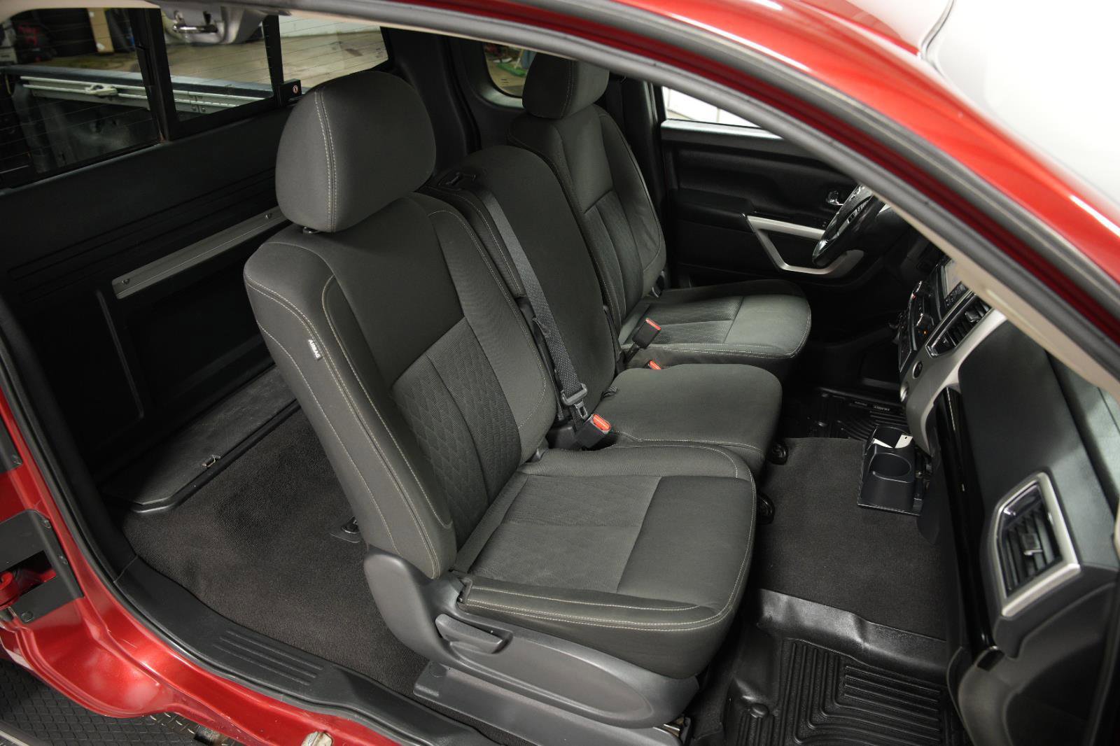 Used 2017 Nissan Titan SV image 17