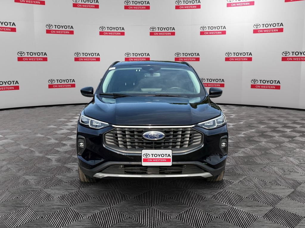 Used 2025 Ford Escape Platinum AWD/4WD image 2