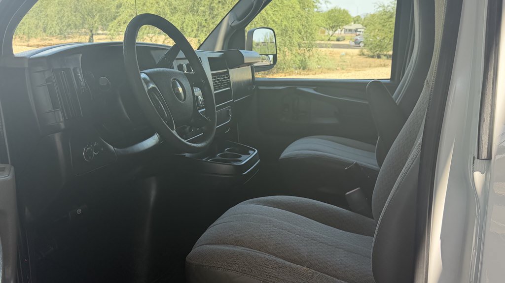 Used 2014 Chevrolet Express 3500 RWD image 10