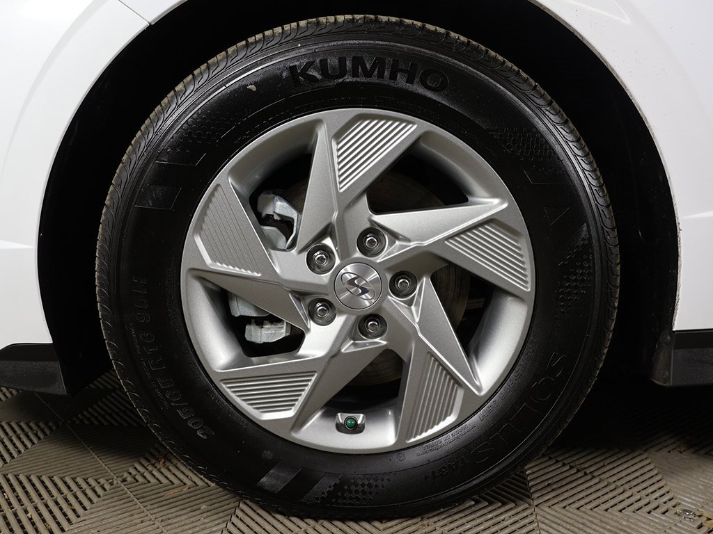 Used 2025 Hyundai Sonata SE image 16