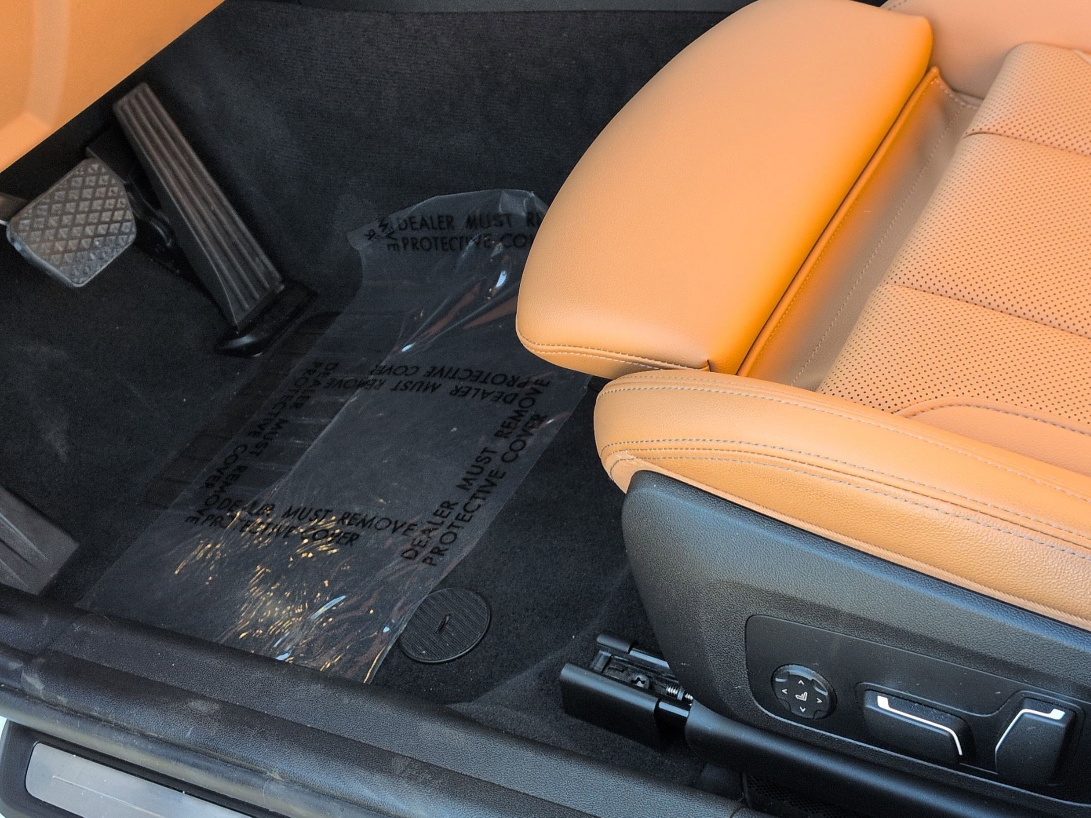 Certified 2024 BMW 330i Sedan w/ Convenience Package RWD image 17
