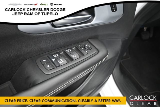 Used 2026 Chrysler Pacifica Limited FWD image 14