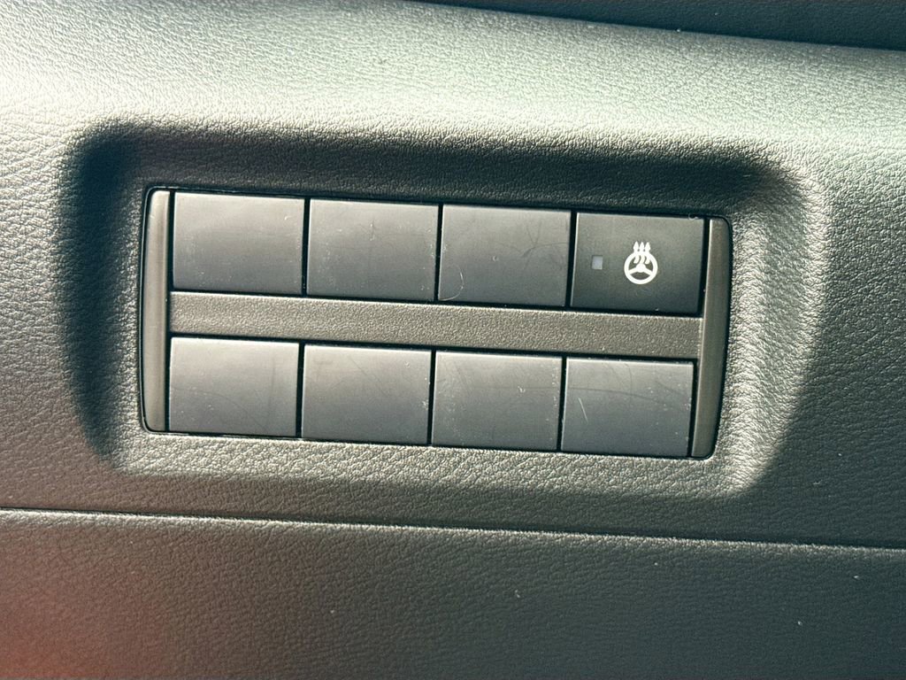 Used 2023 Nissan Kicks SR w/ SR Premium Package image 11