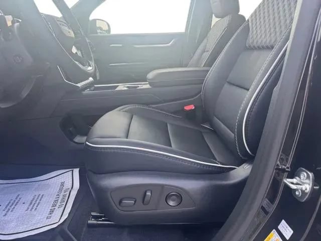 New 2026 GMC Acadia Denali w/ Super Cruise Package FWD image 9