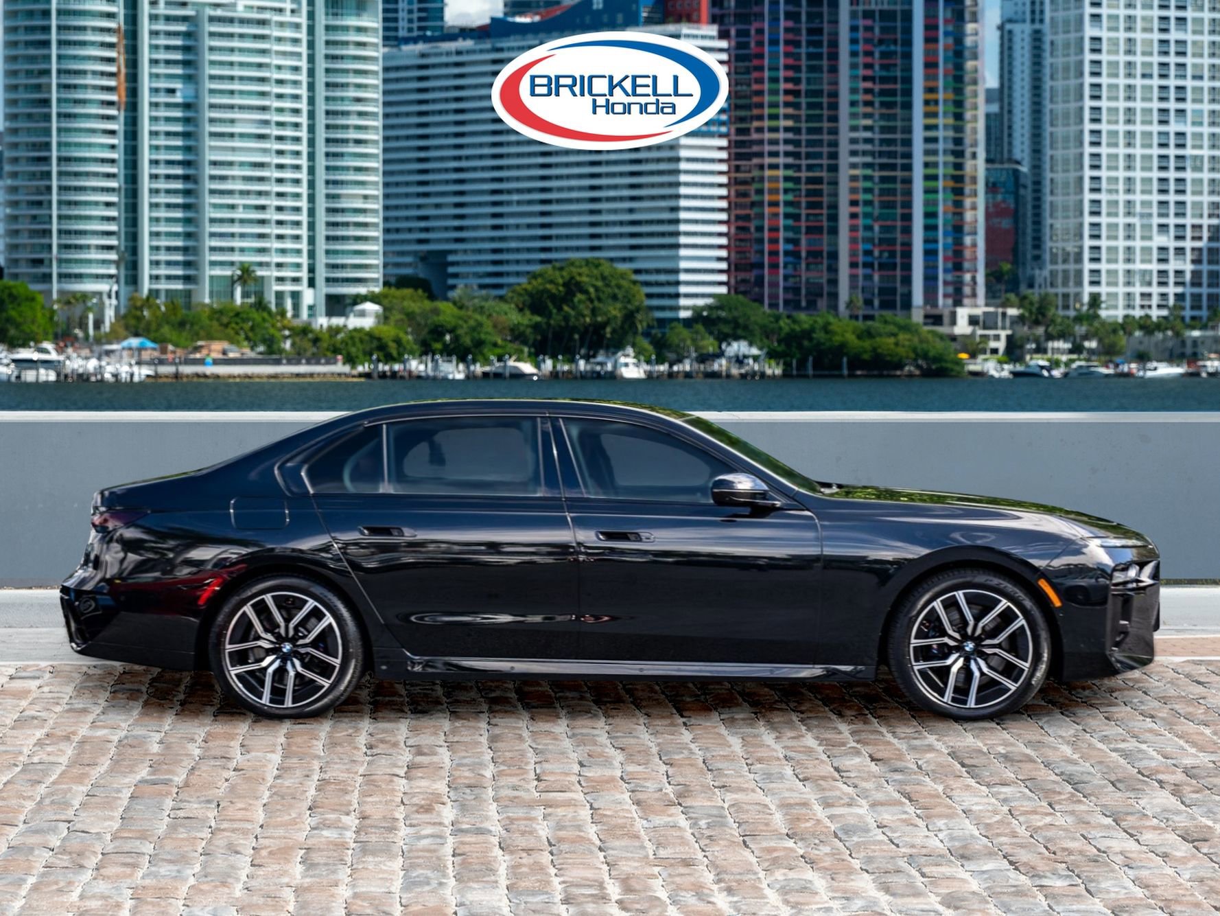 Used 2023 BMW 740i w/ Executive Package image 4