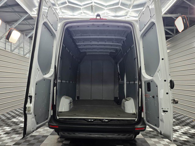 Used 2024 Mercedes-Benz Sprinter 2500 image 12
