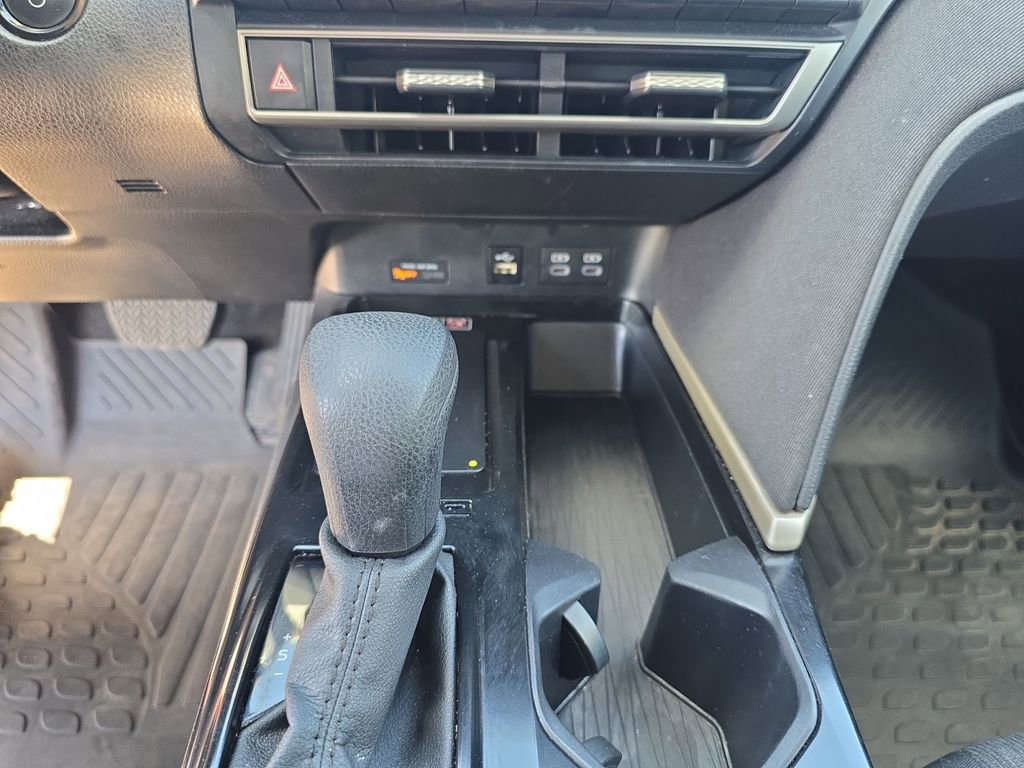 Used 2025 Toyota Camry SE FWD image 15