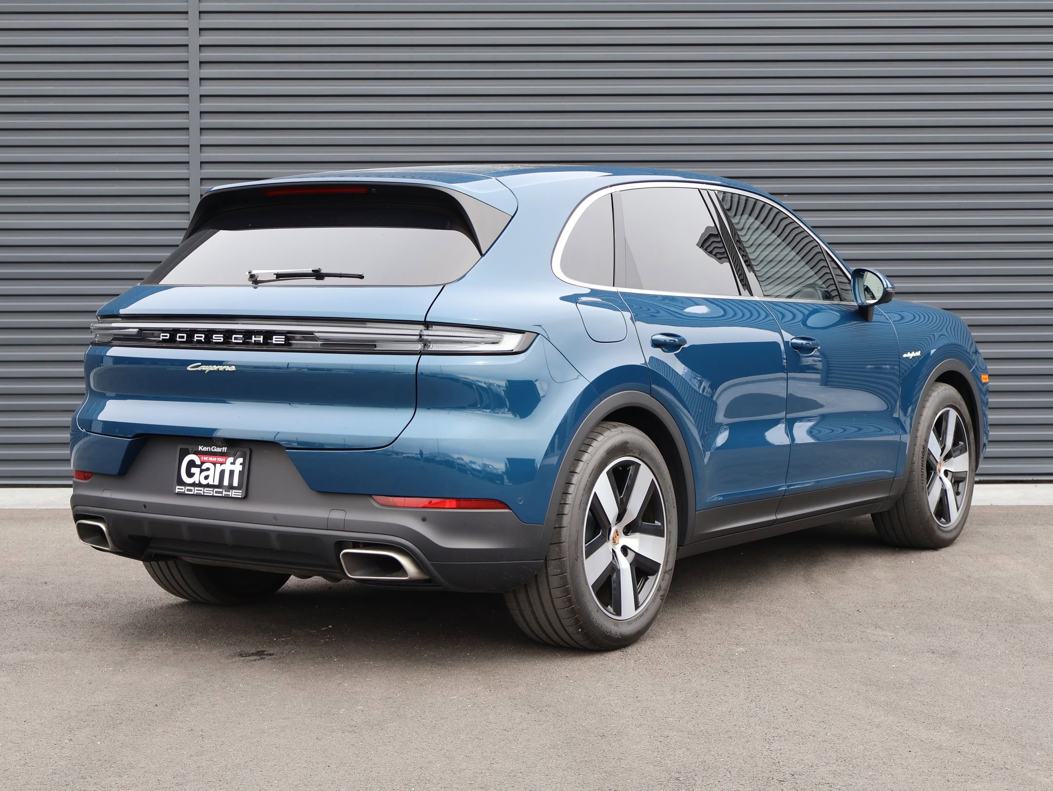 Certified 2025 Porsche Cayenne E-Hybrid image 10