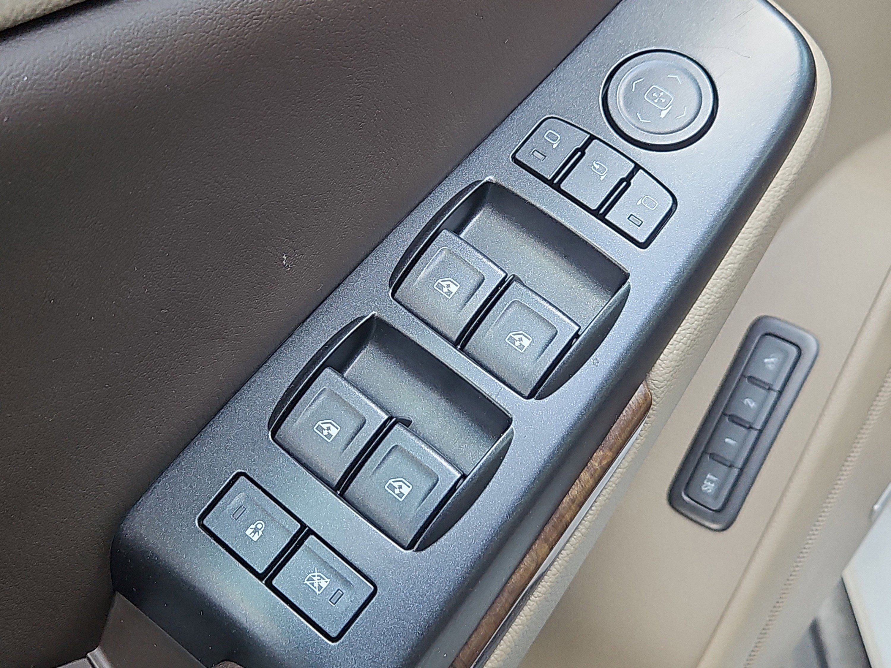 Used 2017 Chevrolet Tahoe LT image 26