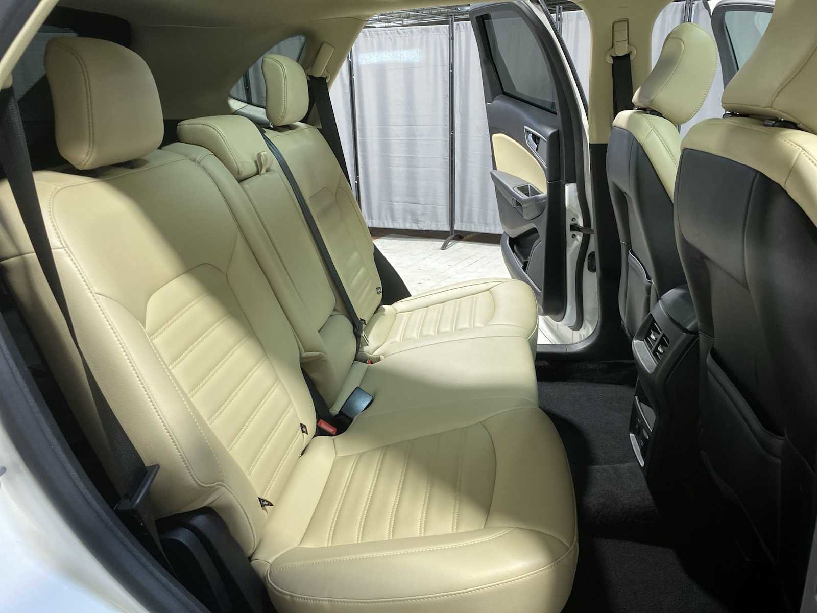 Used 2022 Ford Edge SEL w/ Convenience Package image 13