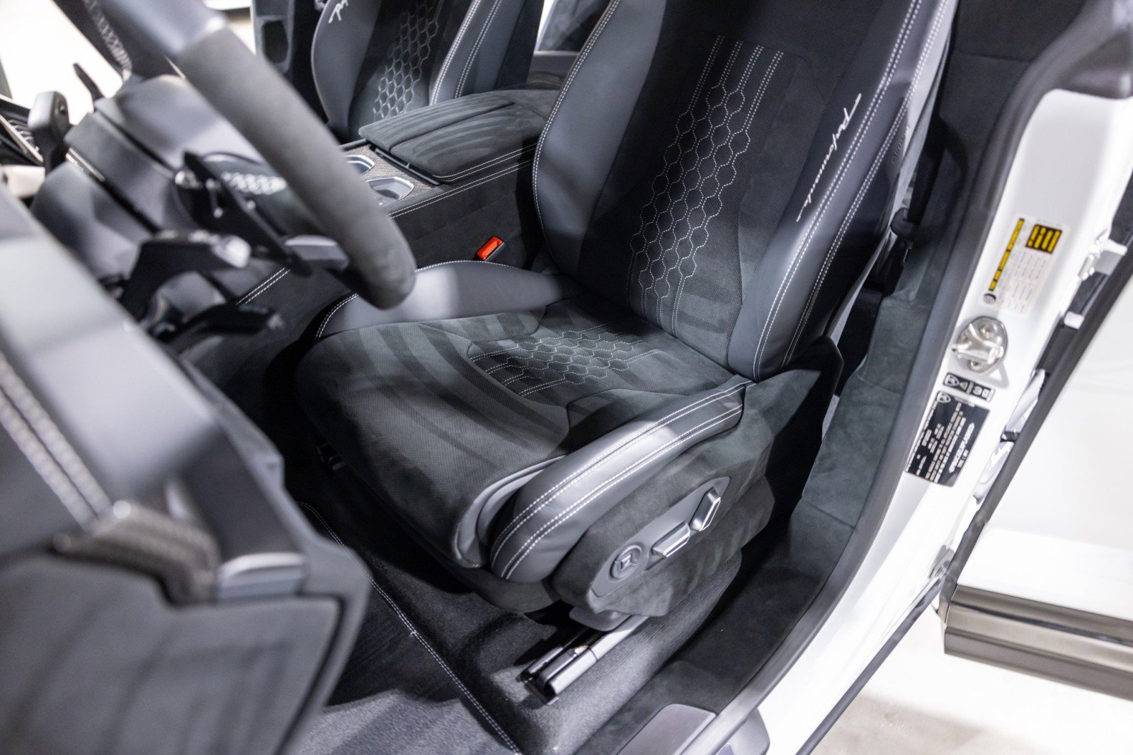 Used 2023 Lamborghini Urus Performante image 44