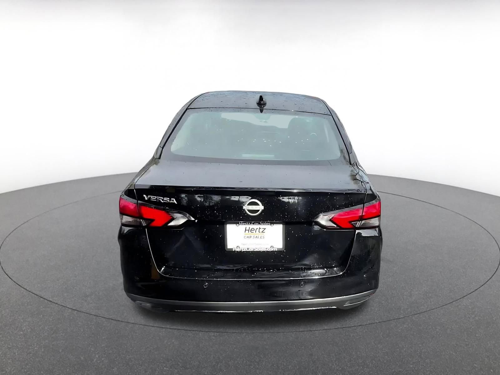 Used 2025 Nissan Versa SV image 12