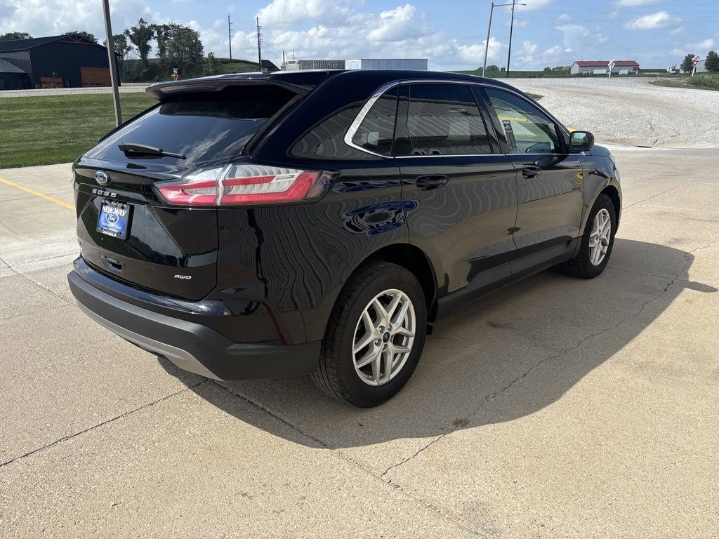 Used 2022 Ford Edge SEL w/ Convenience Package image 4