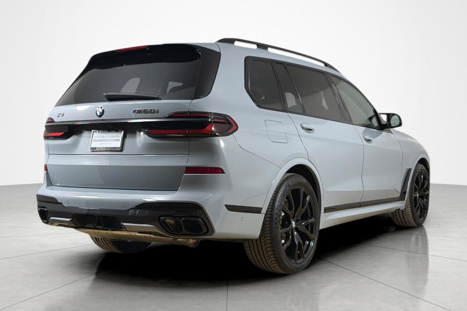 Used 2024 BMW X7 M60i w/ Executive Package AWD/4WD image 5