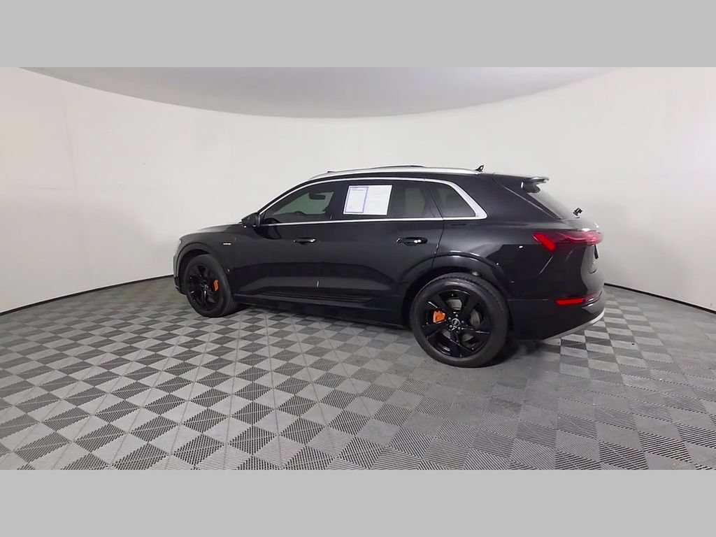 Used 2022 Audi e-tron Premium AWD/4WD image 43