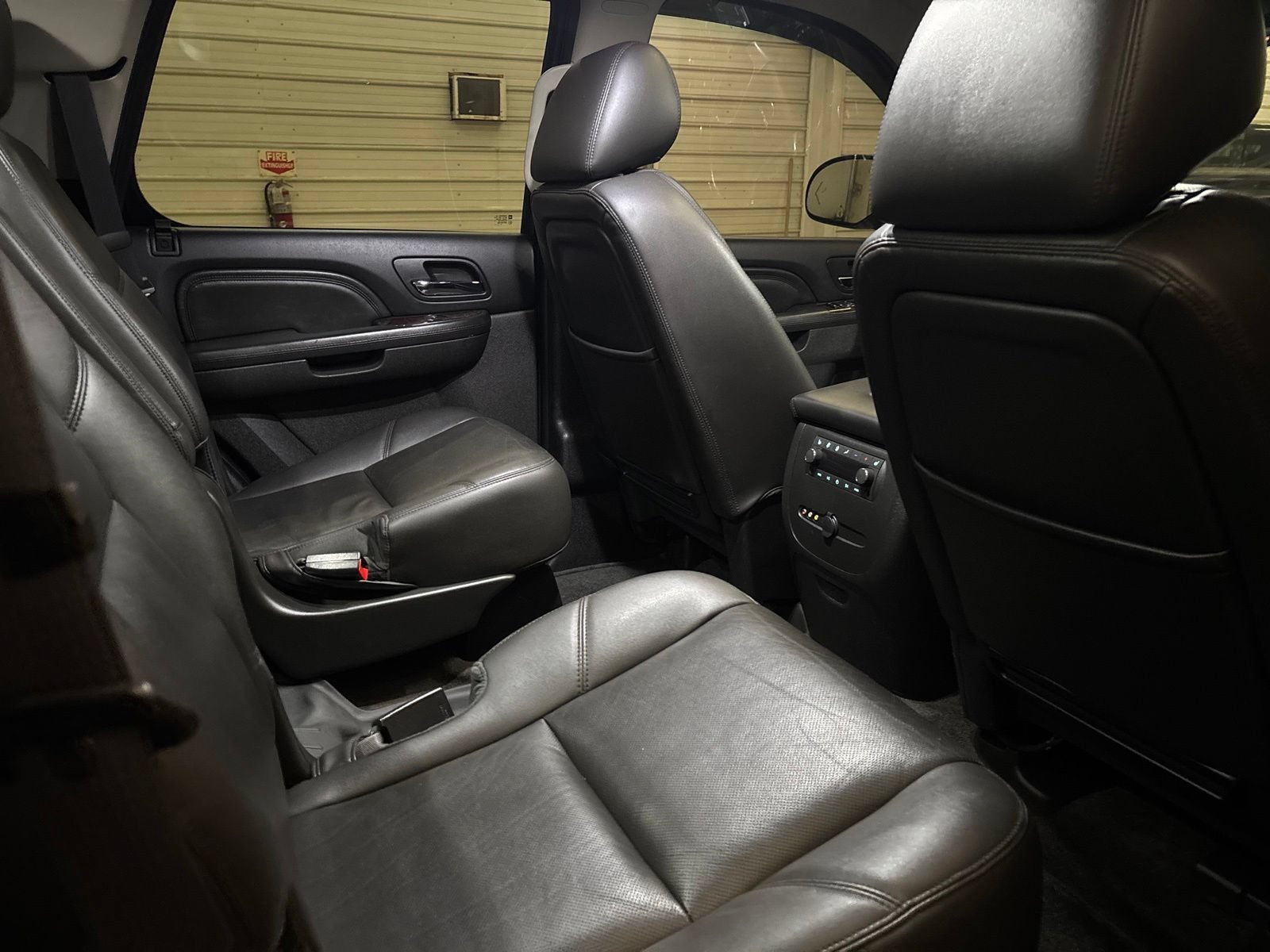 Used 2014 GMC Yukon Denali AWD/4WD image 32
