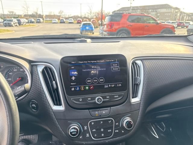 Used 2024 Chevrolet Malibu LT image 14