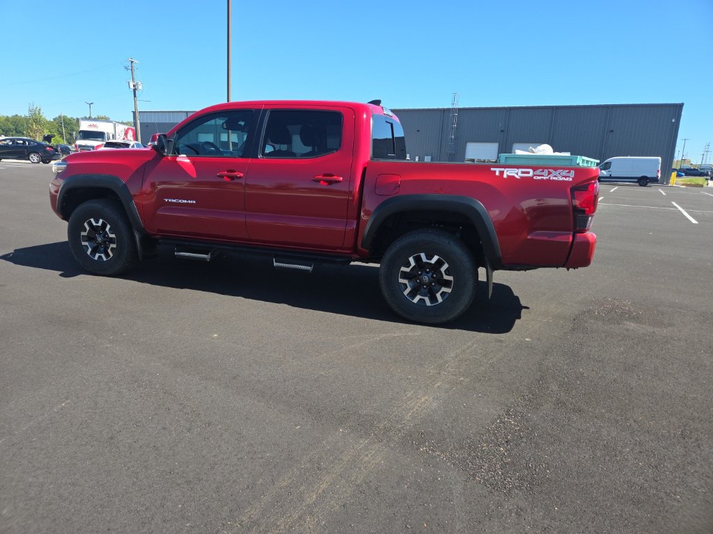 Used 2019 Toyota Tacoma TRD Off-Road AWD/4WD image 14