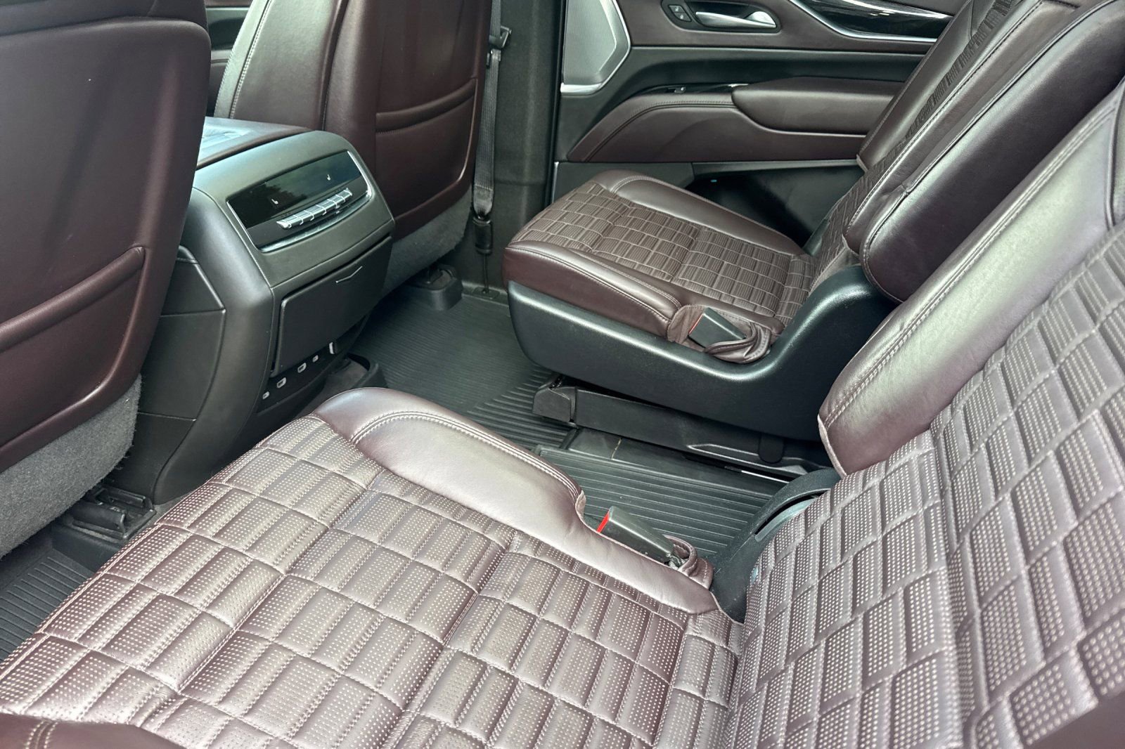 Used 2023 Cadillac Escalade ESV Sport Platinum AWD/4WD image 12