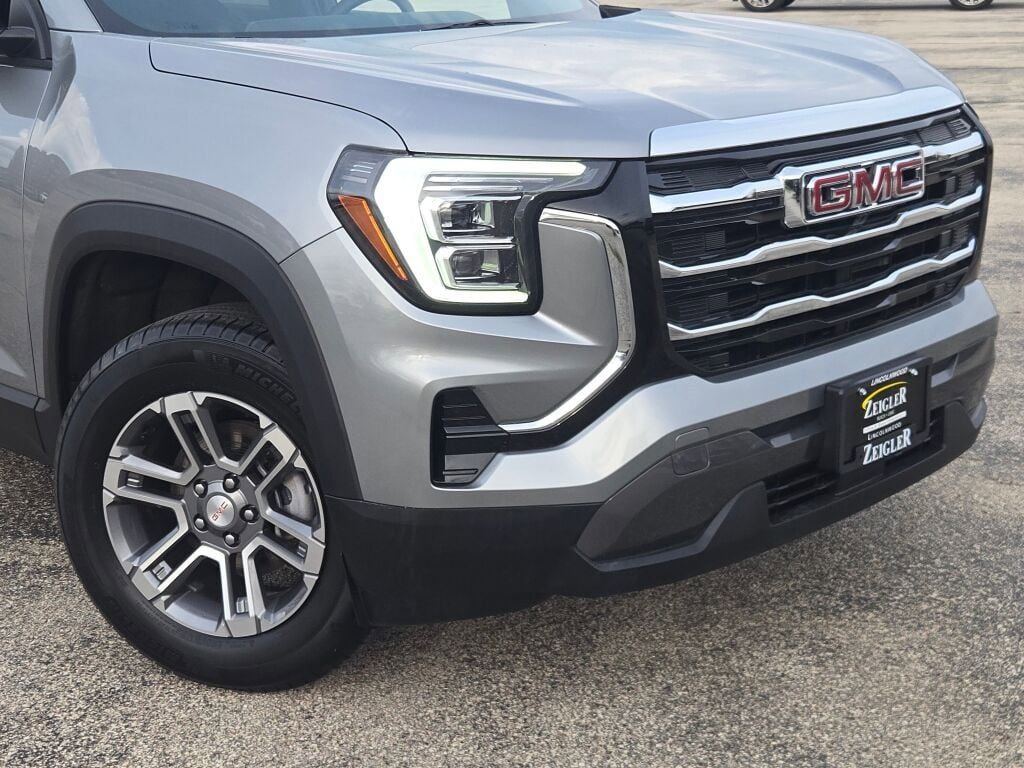 Used 2025 GMC Terrain Elevation AWD/4WD image 2