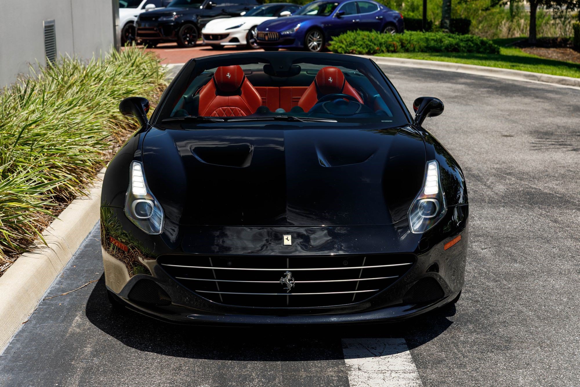 Used 2017 Ferrari California T RWD image 8