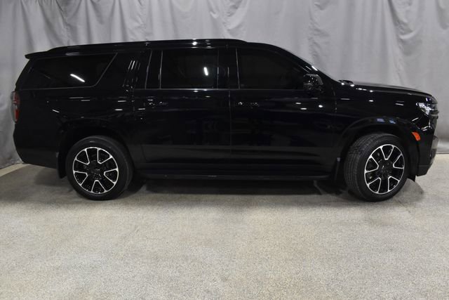 Used 2024 Chevrolet Suburban RST image 3