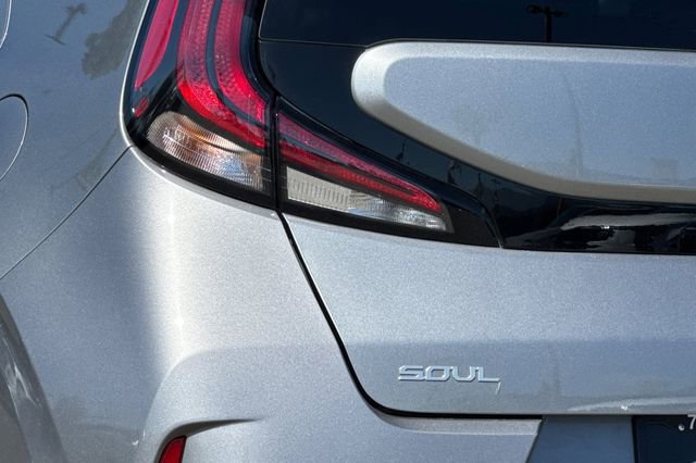 Certified 2025 Kia Soul LX w/ LX Technology Package FWD image 34