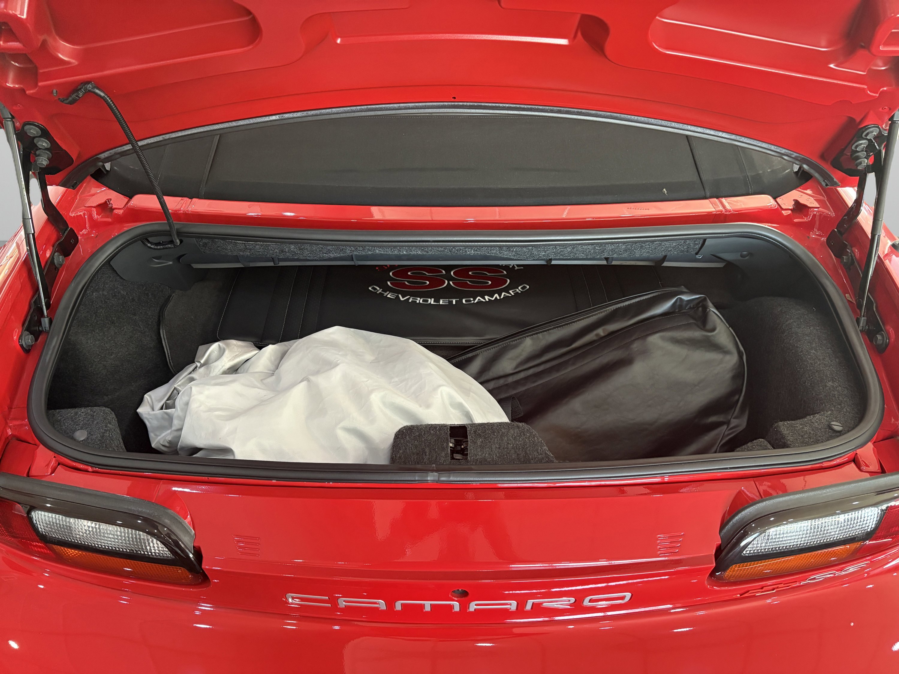 Used 2002 Chevrolet Camaro Z28 w/ SS Performance/Appearance Pkg RWD image 13