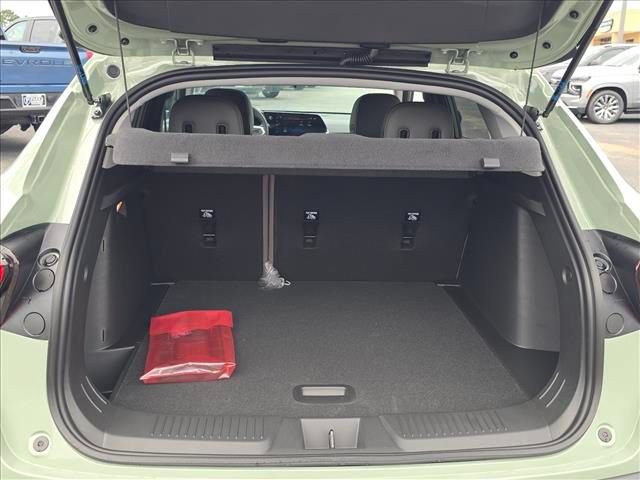 New 2026 Chevrolet Trax ACTIV w/ Sunroof Package FWD image 30