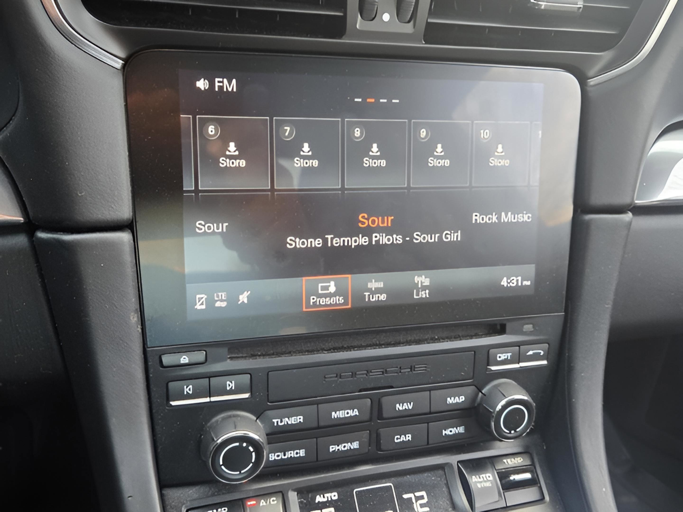 Used 2019 Porsche 911 Turbo image 25