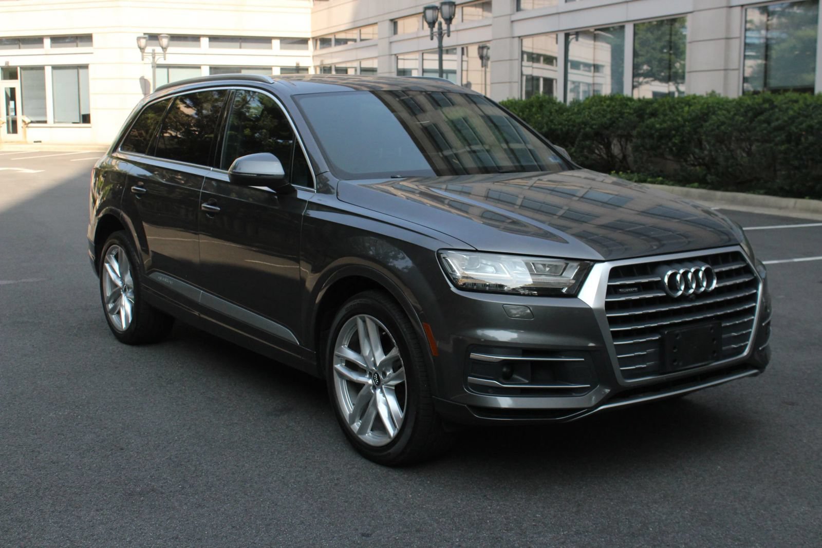 Used 2018 Audi Q7 3.0T Prestige AWD/4WD image 1
