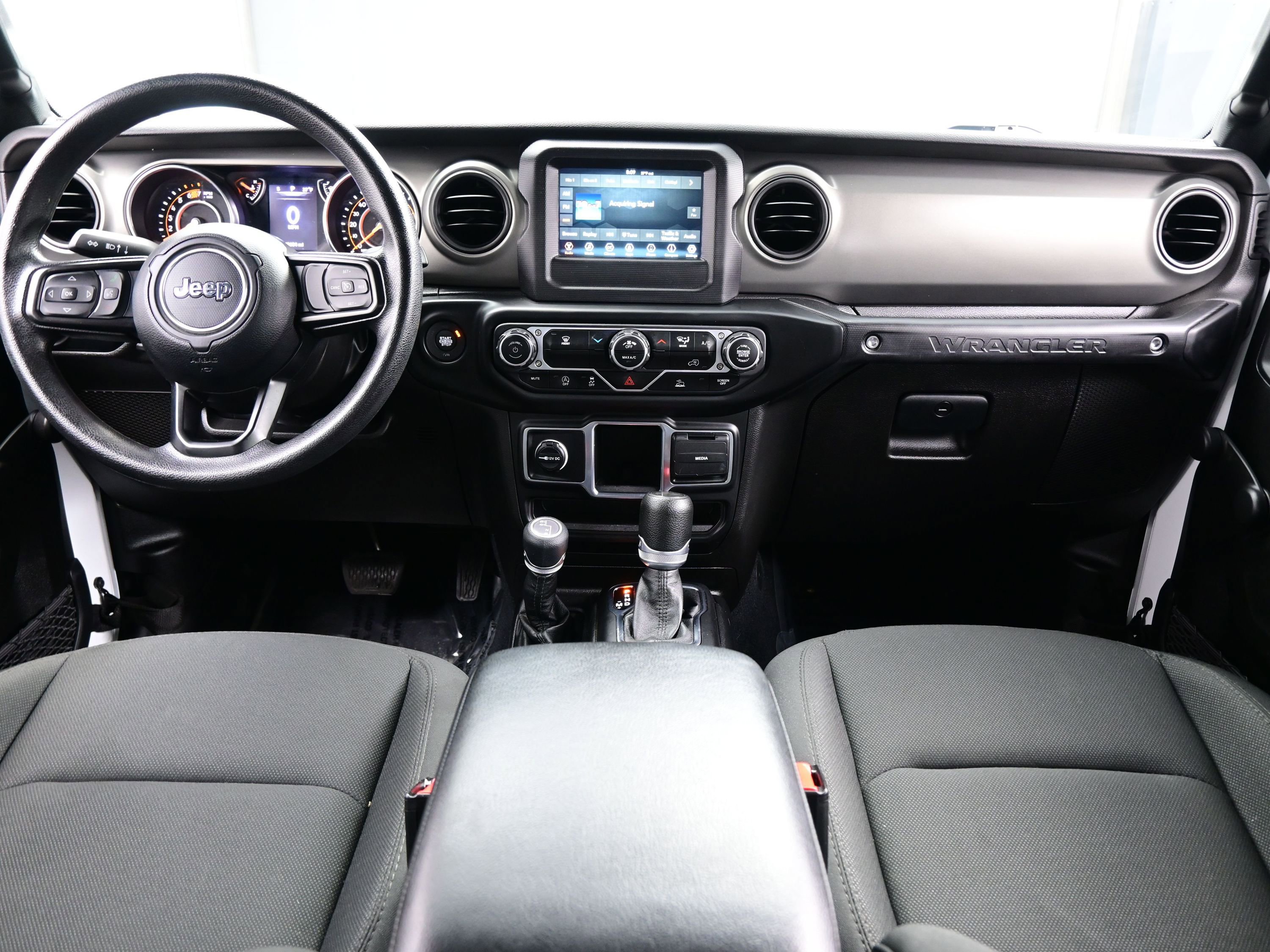 Used 2023 Jeep Wrangler Sport image 17