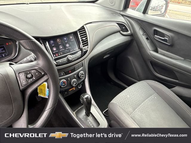 Used 2020 Chevrolet Trax LS w/ Tint and Cruise Package FWD image 9