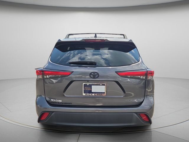 Used 2022 Toyota Highlander L FWD image 5
