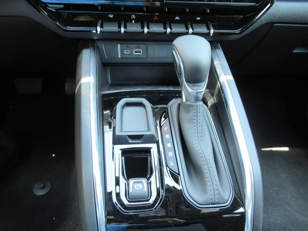 New 2026 GMC Canyon Elevation w/ Convenience Package RWD image 29