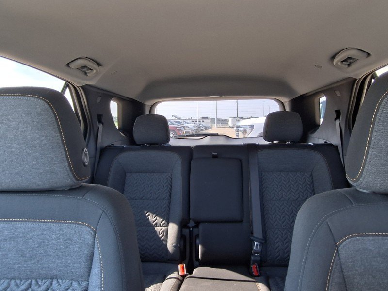 Used 2023 Chevrolet Equinox LT FWD image 12