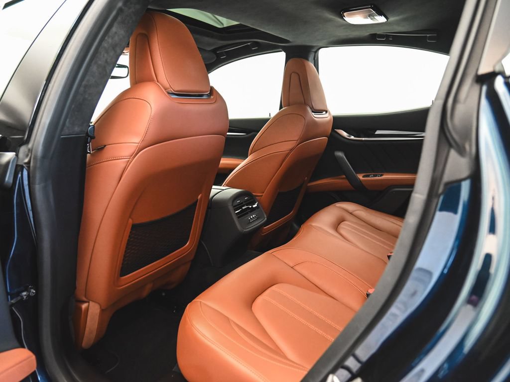 Used 2023 Maserati Ghibli Modena Q4 AWD/4WD image 32