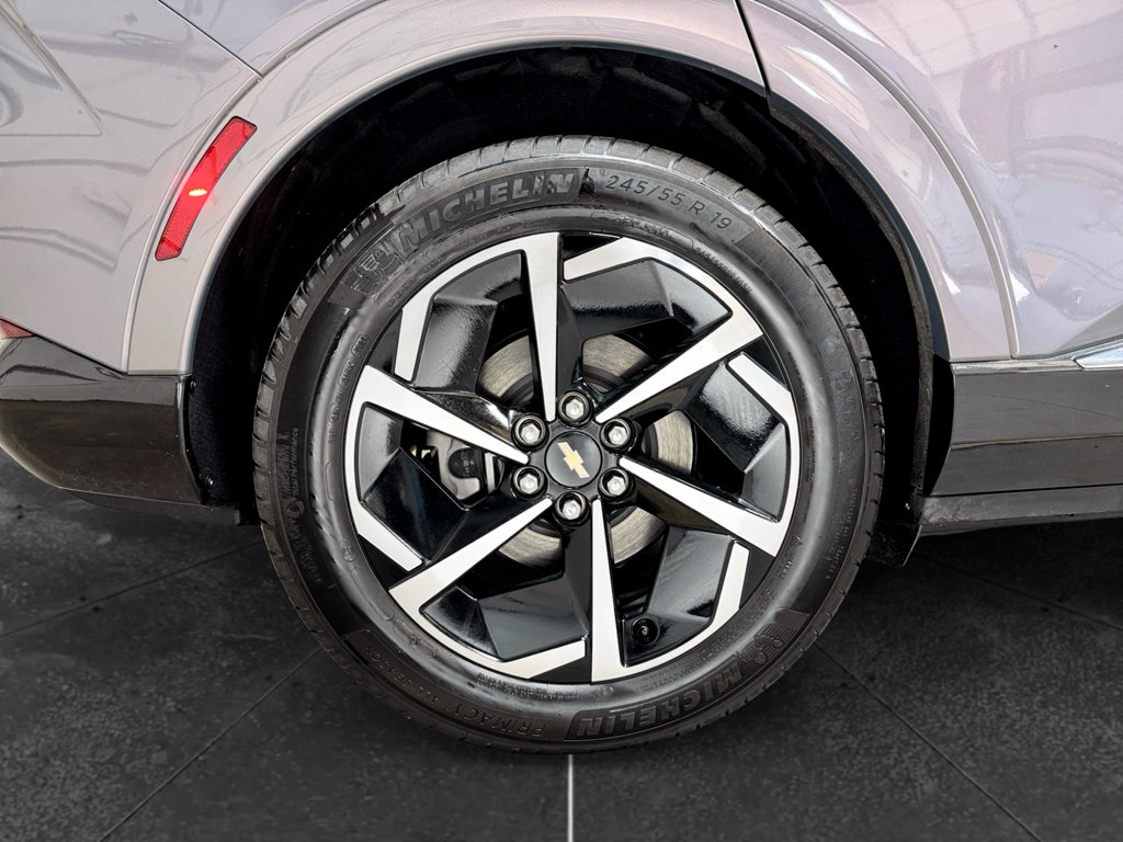 Used 2024 Chevrolet Equinox EV LT FWD image 33