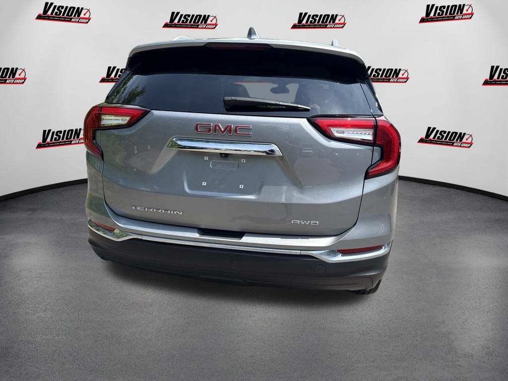 Used 2023 GMC Terrain SLT w/ LPO, Floor Liner Package AWD/4WD image 6