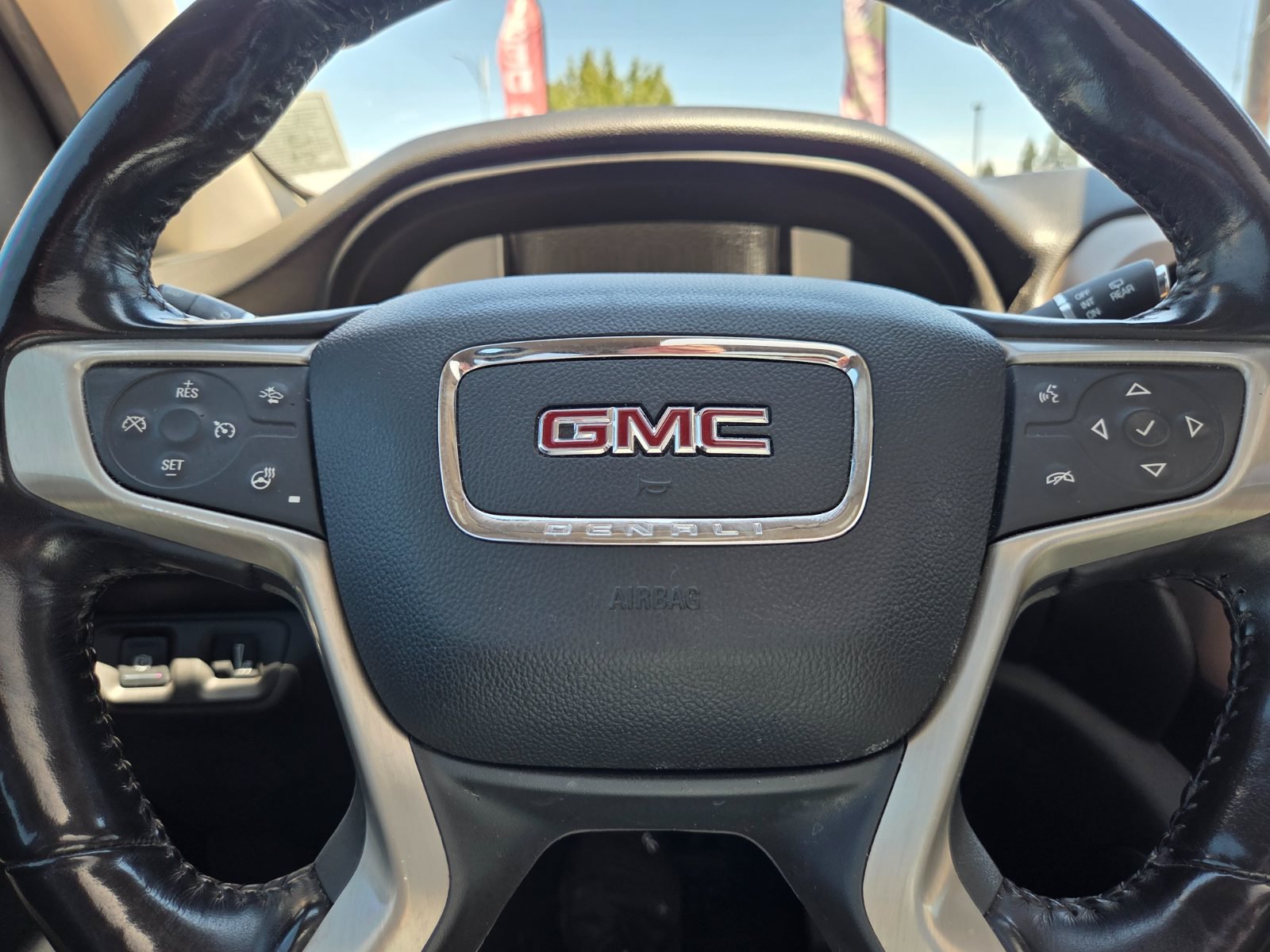 Used 2018 GMC Acadia Denali w/ Technology Package AWD/4WD image 20