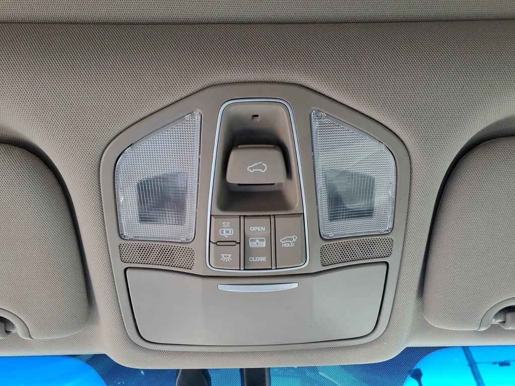Used 2017 Hyundai Santa Fe Sport w/ 2.4L Tech Package 04 FWD image 22